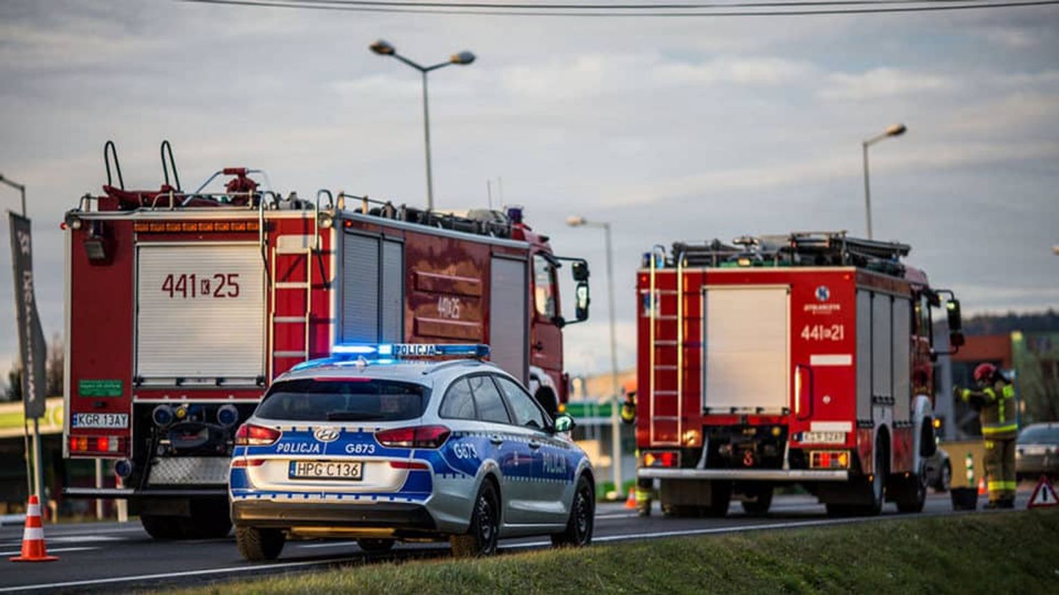 Z notatnika policjanta Poranny dzwon trzech osobówek