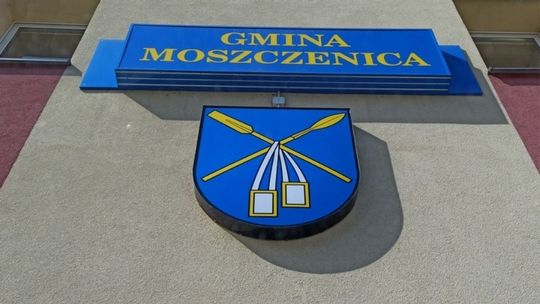logo na urzędzie gminy moszczenica