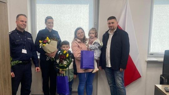 Dramatyczne chwile na DK73. Policjanci uratowali 1,5-roczne dziecko