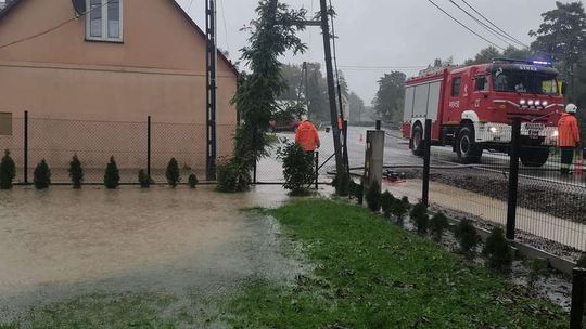 Bardzo obfite opady w regionie. Odwołanie pogotowia przeciwpowodziowego w dwóch gminach [AKTUALIZACJA]