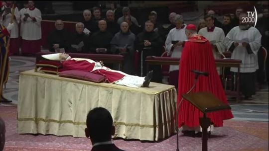 Benedykt XVI – kiedy pogrzeb emerytowanego papieża? [LIVE]