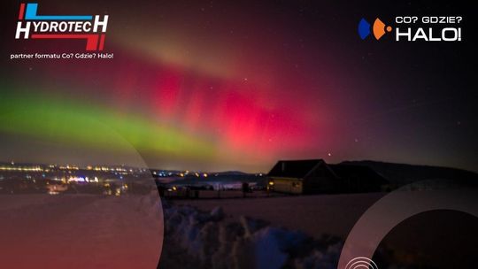 zdjęcie przedstawia dzieci z babcią i dziadkiem