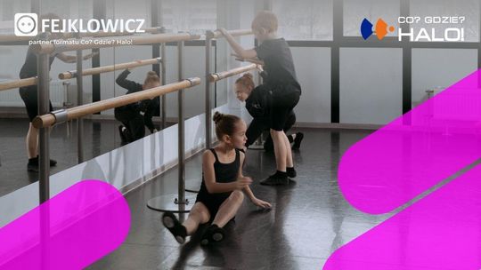 Zdjęcie przedstawia dzieci w sali choreograficznej