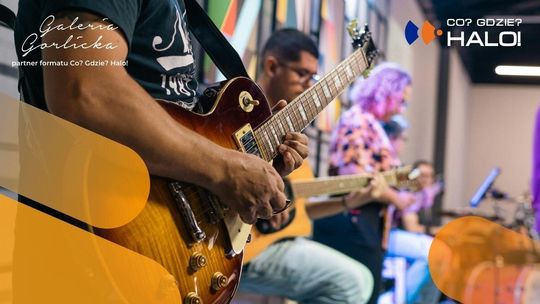 Zdjęcie przedstawia zespół muzyczny