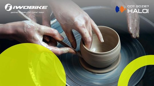 Dłonie na zajęciach ceramicznych