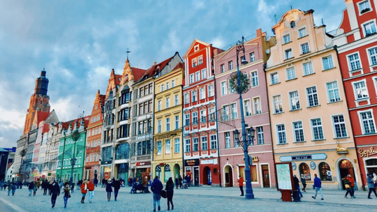 Dlaczego warto kupić mieszkanie i zamieszkać we Wrocławiu?