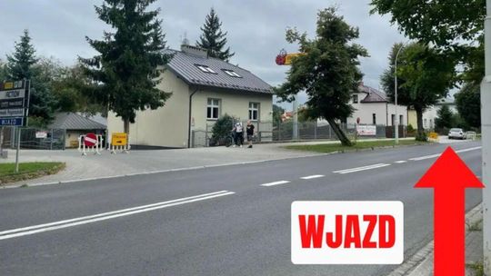 Droga wjazdowa na Jarmark Pogórzański