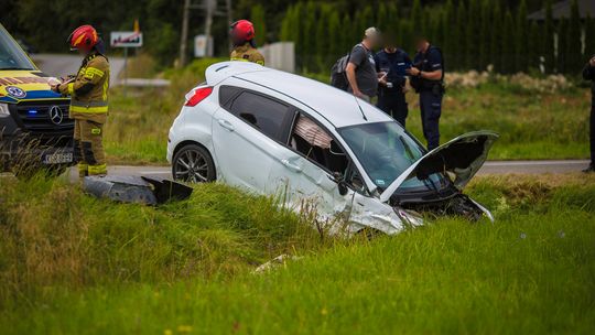 Dominikowice. Zderzenie peugeota i forda