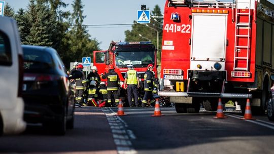 Dominikowice. Zderzenie skutera i osobówki. Jedna osoba ranna.