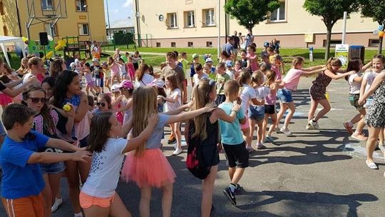 Dzień dziecka. Mottem tegorocznego święta: „Dogonić marzenia bez uzależnienia”