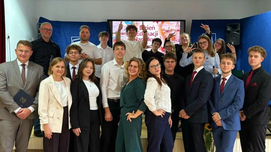 Uczestnicy akademii z okazji Dnia Nauczyciela