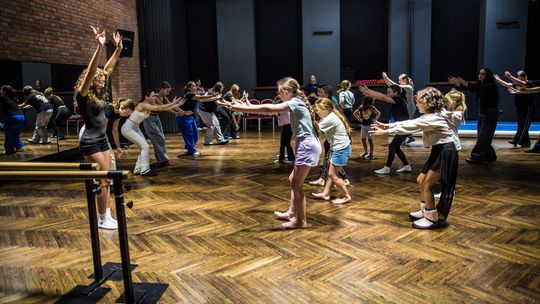 Dzień otwarty Pracowni Tanecznej GCK. Dzieci spróbowały tańca i akrobatyki [FOTO]