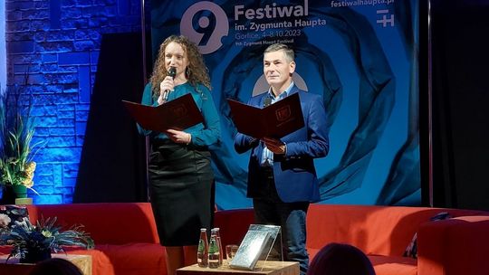 Joanna Kalisz-Dziki i Janusz Zięba na scenie Festiwalu im. Z. Haupta w Gorlicach