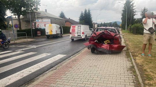 Gorlice. Kolizja na ul. Kościuszki. Renault staranował seata [FOTO]