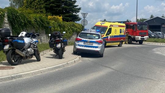 Gorlice. Osobówka przebiła ogrodzenie [FOTO]