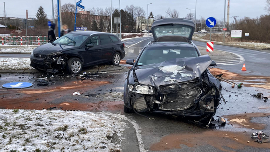 Gorlice. Zderzenie osobówek na Bieckiej [VIDEO/AKTUALIZACJA]