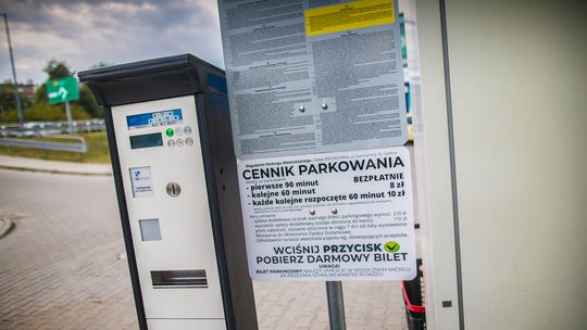 skrzynka parkomatu przy ul. Garncarskiej w Gorlicach