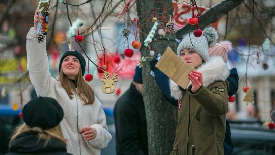 Gorlicki Rynek stroi się na święta [ZDJĘCIA]