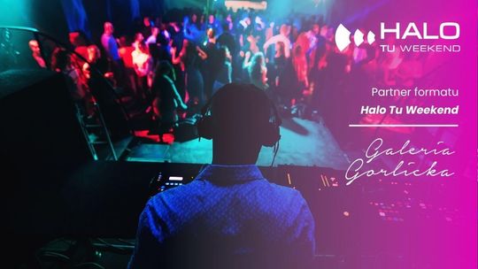 Zdjęcie przedstawia dj'a za konsolą