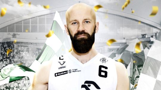 zdjęcie przedstawia mężczyznę z brodą