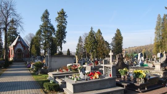Informacja o cmentarzu i zachodnim obejściu Gorlic