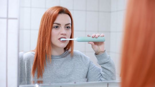 Jak dbać o higienę jamy ustnej po założeniu aparatu ortodontycznego?