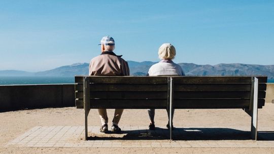 Jakie są najczęstsze wyzwania opieki nad osobami starszymi i jak sobie z nimi radzić?