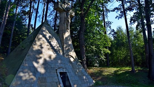 Jeśli nie Egipt, to Zagórzany. Poznaj niezwykłą piramidę i jej historię