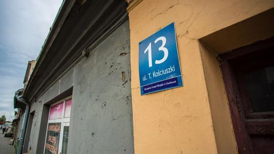 Zdjęcie przedstawia kamienicę przy ul. Kościuszki 13 w Gorlicach