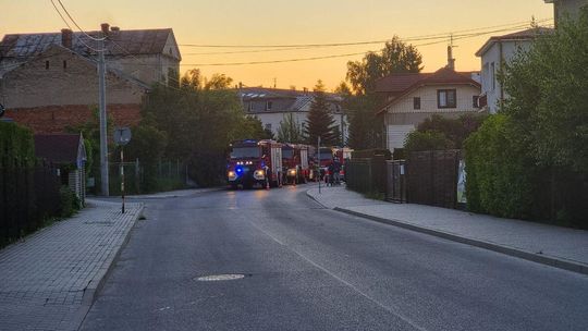 Kolejny alarm pożarowy w pustostanie przy Szpitalnej. Z okna wydobywał się dym
