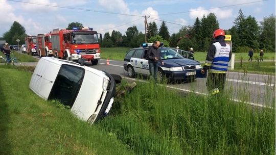 Kolizja daewoo z peugeotem w Dominikowicach (aktualizacja)