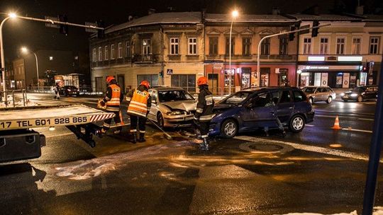 Kolizja na lewoskręcie, znów na skrzyżowaniu na Zawodziu