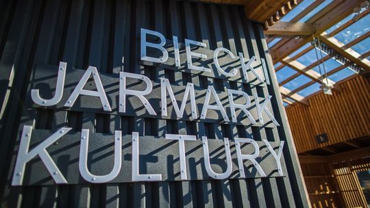 Zdjęcie przedstawia Biecki Jarmark Kultury