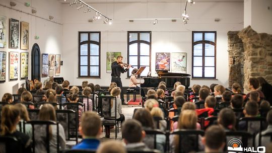 Koncert edukacyjny dla młodzieży