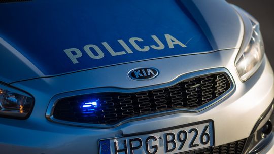 zdjęcie przedstawia maskę policyjnego radiowozu
