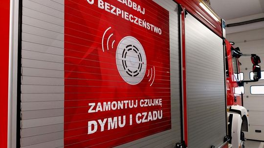 Zdjęcie przedstawia pojazd straży pozarnej