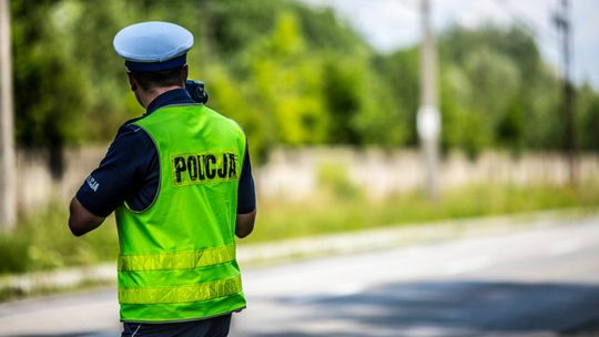 Kuszą stabilnością zatrudnienia i szybką emeryturą. Policjanci zapraszają