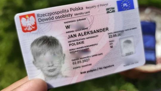 zdjęcie przedstawia dowód osobisty