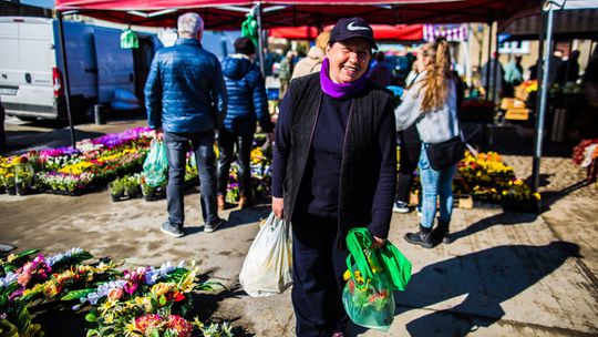 Maślany Rynek pełen świątecznych specjałów i kupujących. Nie czekaj, tylko przyjdź! [FOTO]