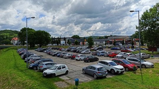 Miasto chce wybudować dwupoziomowy zielony parking