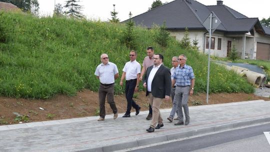 Chodnik w miejscowości Moszczenica