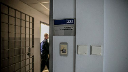 Na gorlickiej obwodnicy policjanci zatrzymali kompletnie pijanego kierowcę. Jechał wężykiem