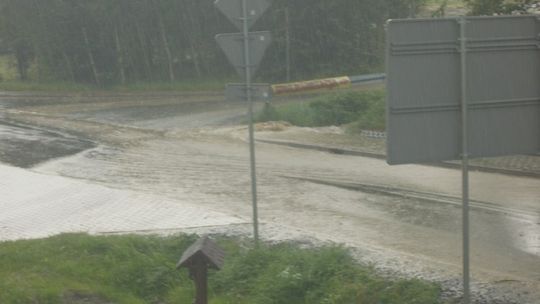 Najpierw zalała nas woda, teraz zalewa nas krew