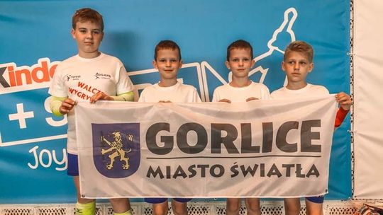 Nasi najmłodsi adepci siatkówki w TOP 10 najlepszych ekip w Polsce. Brawo!