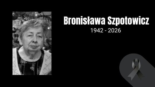 zdjęcie przedstawia czarno-biały portret kobiety