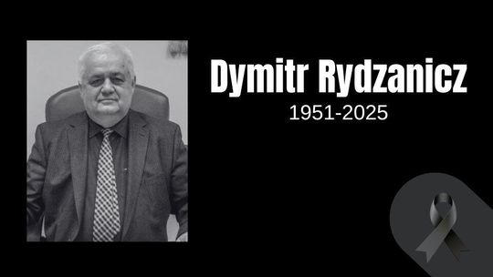 zdjęcie przedstawia czarno-biały portret mężczyzny