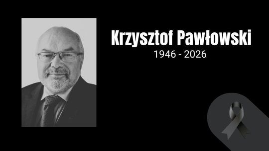 zdjęcie przedstawia czarno-biały portret mężczyzny