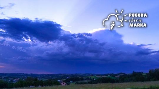 burzowa chmura nad beskidem niskim