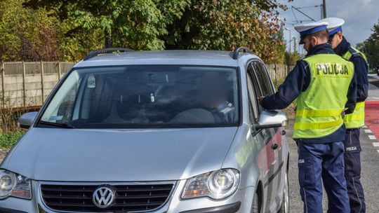 Niegroźne stłuczki zakończone wysokimi mandatami. Policjanci przyzwyczajają nas do zapowiadanych podwyżek?