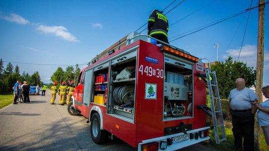 wóz strażacki podczas akcji w Krygu w powiecie gorlickim